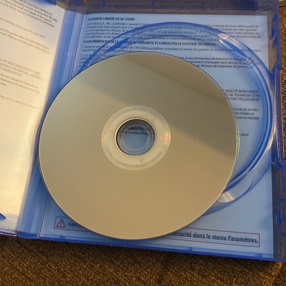 PS4 resident evil biohazard, gold edition - Picture 4 of 4